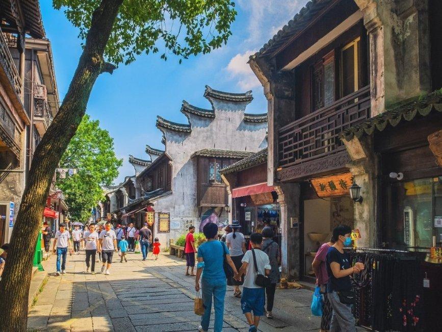 举报箱旁装有摄像头？昭通中院：用于安保，已调整位置